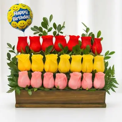Arreglo Floral Escala - Rosas - Haz que ese ser querido empiece el día de la mejor manera, envíale este colorido diseño floral, el cual se ha elaborado en una base de madera y se compone de 21 rosas en tonos rojo, amarillo y rosado. Incluye 1 Globo Metalizado de cumpleaños. Es ideal para cualquier ocasión. Sugerimos que acompañes este diseño con chocolates, peluches, globos o vinos para hacer aún más especial tu detalle, en el siguiente paso de la compra puedes agregar a tu orden estos productos si lo deseas. - Floresco