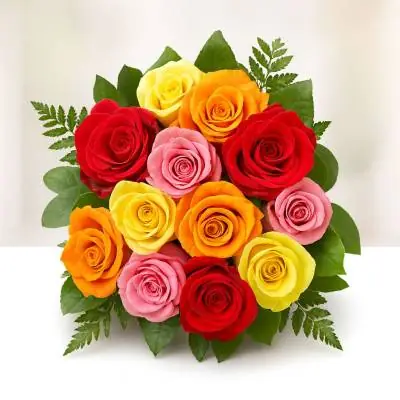 Ramillete o Bouquet de Rosas Multicolor - Ramilletes - Sorprende a ese ser especial, haz que este día se llene de color enviando este hermoso ramillete de mano o bouquet con rosas multicolor y follajes verdes con elegante envoltura en papel o plastico (sin base). Sugerimos que acompañes este diseño con chocolates, peluches, globos o vinos para hacer aún más especial tu detalle, en el siguiente paso de la compra puedes agregar a tu orden estos productos si lo deseas. - Floresco